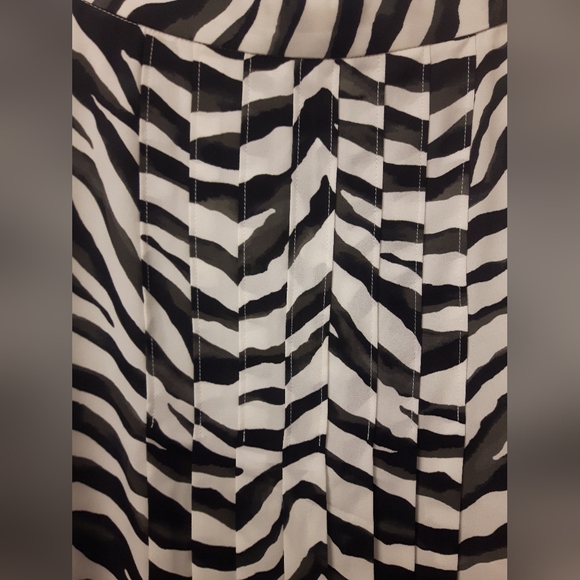 Banana Republic Zebra Print Pleated Midi Skirt Size 6 - Picture 4 of 8